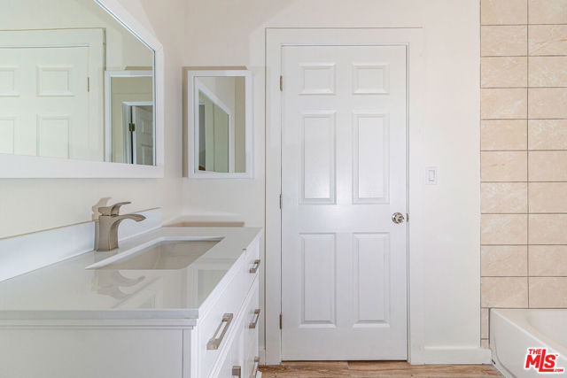 2807 S Bedford Street, Los Angeles CA: https://media.crmls.org/mediaz/59881212-b7bc-4fb7-b7b7-127ba9bf26cd.jpg