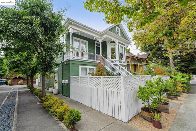 2104 6Th St, Berkeley CA: https://media.crmls.org/mediaz/5989292b-c692-453c-9d25-06d020fcca19.jpg