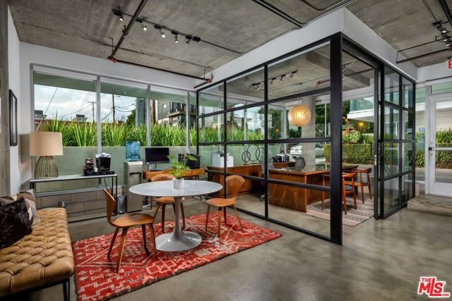 710 N El Centro Avenue, Los Angeles CA: https://media.crmls.org/mediaz/598a18de-8620-4b65-b7b7-b3bc27a06f9d.jpg