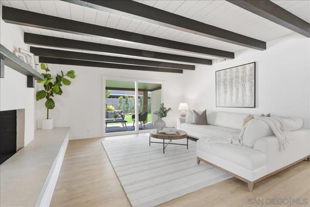 5885 Laramie Way, San Diego CA: https://media.crmls.org/mediaz/598aac32-0370-4373-95cc-573fcbf53e83.jpg