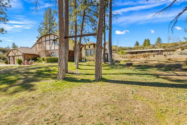 59371 Devils Ladder Road, Mountain Center CA: https://media.crmls.org/mediaz/598b77be-4afb-459b-8338-d4122a690479.jpg