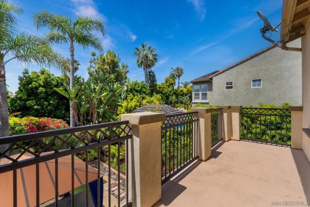 616 Marlin Ln, Carlsbad CA: https://media.crmls.org/mediaz/598b9770-4897-42ec-8455-c09b7569d758.jpg