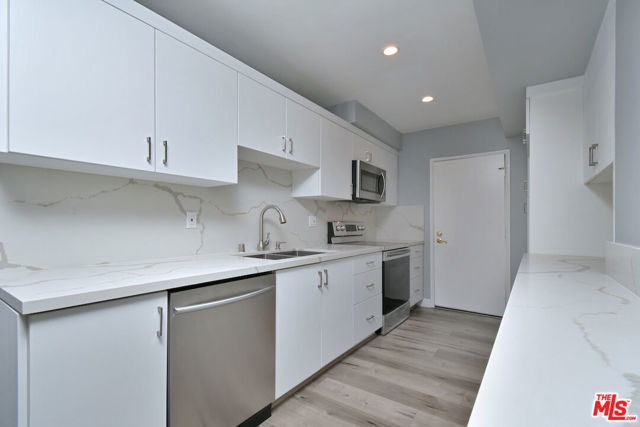 Drew Fenton | 2345 Roscomare Road Los Angeles CA | MLS: 7357472