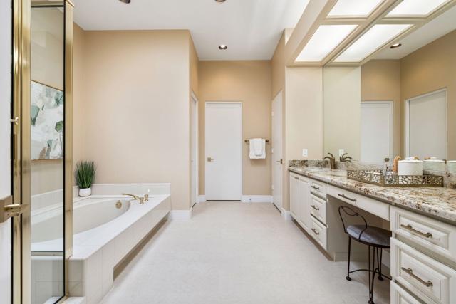 526 Desert Holly Drive, Palm Desert, CA 92211