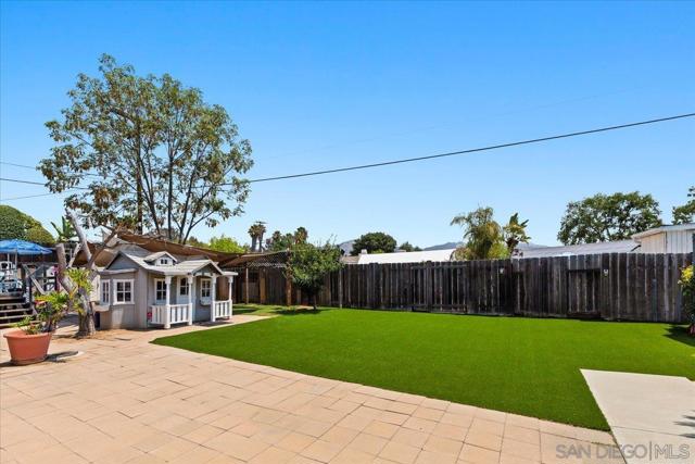 1658 Greenfield Dr, El Cajon CA: https://media.crmls.org/mediaz/598bd6f0-660b-423d-b5d6-c3a6393f1228.jpg