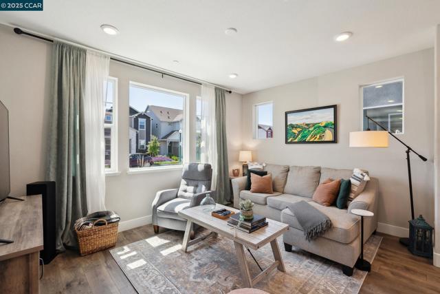 2940 wheat grass street, Sacramento CA: https://media.crmls.org/mediaz/598c9c39-a77f-4807-9820-c797b2f8de6b.jpg