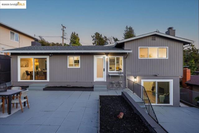4847 Dunkirk Ave, Oakland CA: https://media.crmls.org/mediaz/598d0722-533b-47b4-9b4b-2933daeacf8c.jpg