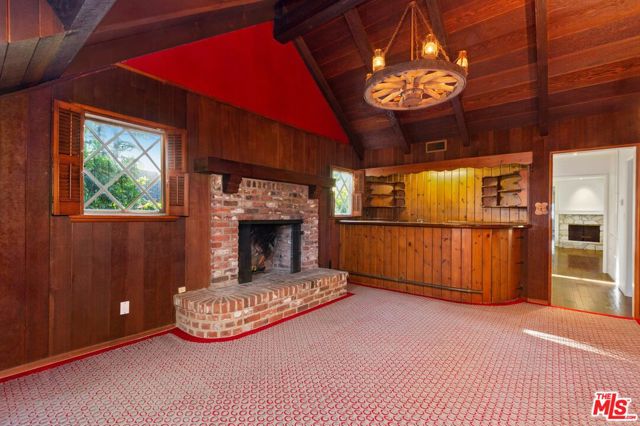 15401 Mulholland Drive, Los Angeles CA: https://media.crmls.org/mediaz/598da3e3-efcf-4621-a65e-fbd43bc5e087.jpg