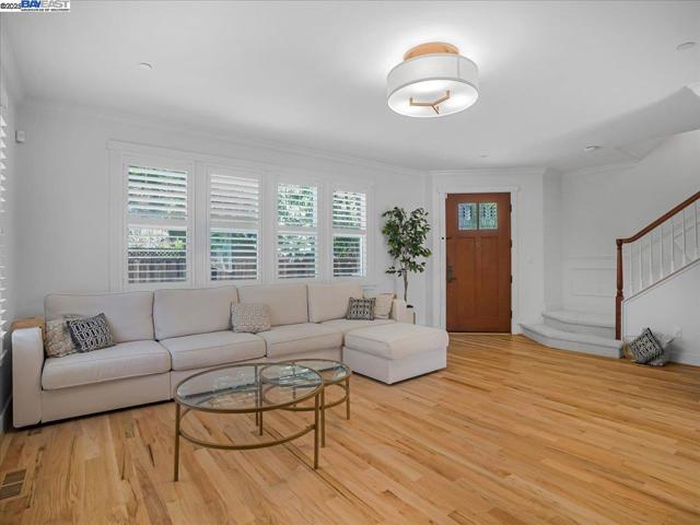 910 Willowshire Way, San Jose CA: https://media.crmls.org/mediaz/598e5912-d8a9-45d7-9543-9881e5538520.jpg