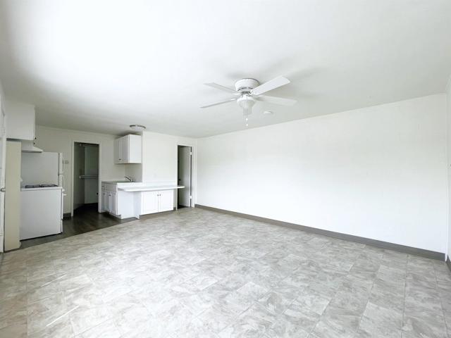 339 S Escondido Boulevard, Escondido CA: https://media.crmls.org/mediaz/598efc39-39be-4b96-bbba-4a32d5fe03a3.jpg