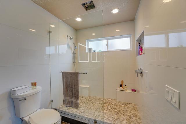 Image 7 of 33 For 11695 Scripps Lake Drive
