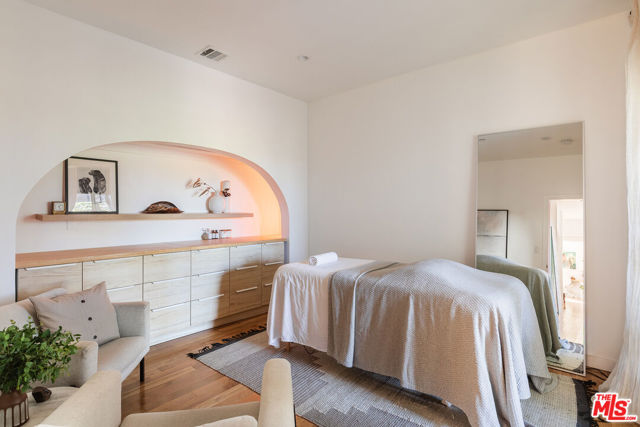 Image 23 of 38 For 4052 Jennings Drive