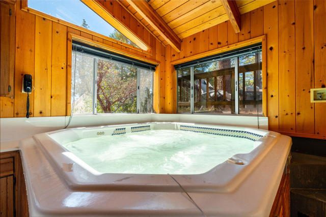 25580 Fir Street Street, Idyllwild CA: https://media.crmls.org/mediaz/59904de7-ca44-4932-b9b1-95bd9c524b4f.jpg