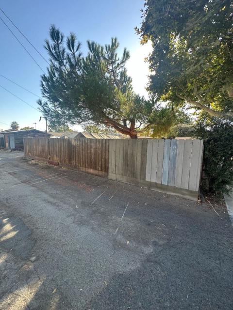 1102 California Avenue, Los Banos CA: https://media.crmls.org/mediaz/599070a3-81dd-4344-8d05-6065b6e4c91f.jpg
