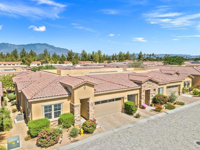4017 Via Fragante, Palm Desert CA: https://media.crmls.org/mediaz/59916e0c-a9ab-4803-9133-4f017e2c3503.jpg