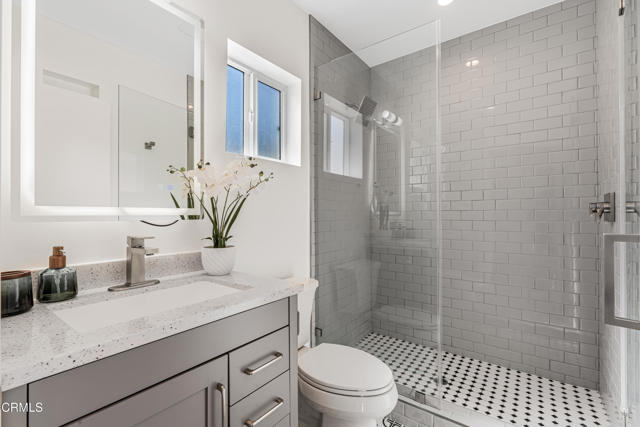15233 Camarillo Street, Sherman Oaks CA: https://media.crmls.org/mediaz/59922cf9-f1d2-4105-9706-355886f805be.jpg