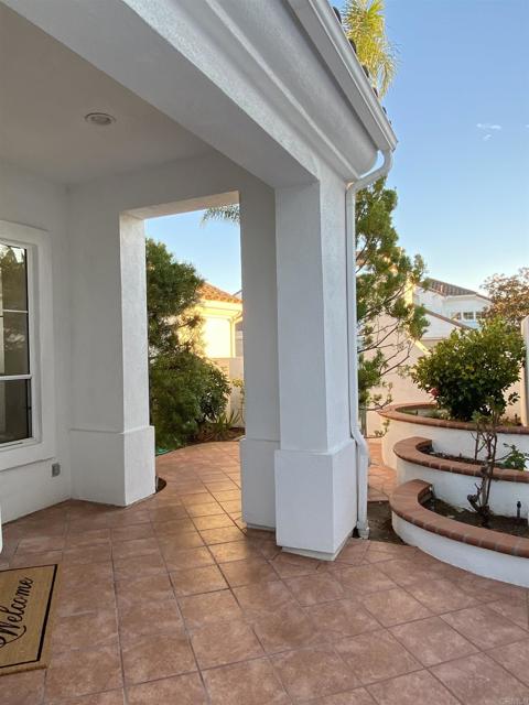 Detail Gallery Image 5 of 47 For 6012 Piros Way, Oceanside,  CA 92056 - 2 Beds | 2/1 Baths