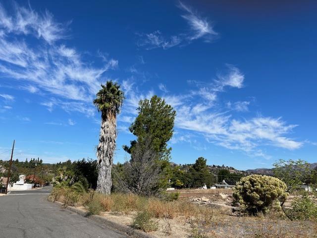 12710 Montauk St, Poway CA: https://media.crmls.org/mediaz/59935934-430b-48d9-ac21-fd8e6d3f3598.jpg
