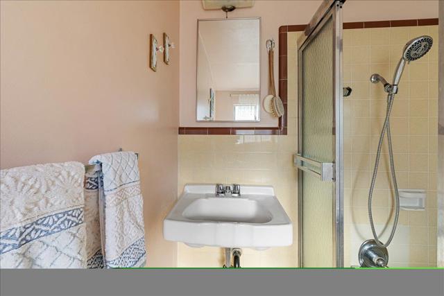 226 Harvest Street, Salinas CA: https://media.crmls.org/mediaz/5993702f-8394-4b4a-8aaf-67ff12736357.jpg