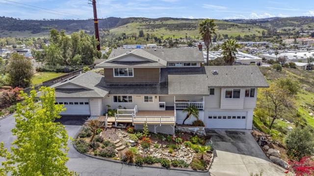 Detail Gallery Image 1 of 1 For 13501 Melissa Ln, Poway,  CA 92064 - 4 Beds | 4 Baths