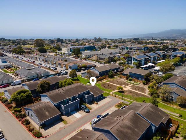 1026 Suzanne Court, Half Moon Bay CA: https://media.crmls.org/mediaz/5993d63d-4217-4c43-a2f3-8d34360e46dd.jpg