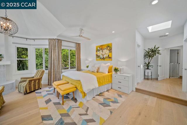33 Los Arabis Circle, Lafayette CA: https://media.crmls.org/mediaz/5993f759-7636-4254-884a-591c8c53690c.jpg