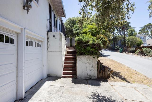 1113 Buena Vista Avenue, Pacific Grove CA: https://media.crmls.org/mediaz/5994ff8b-bc17-4307-a06e-cb13294b0202.jpg