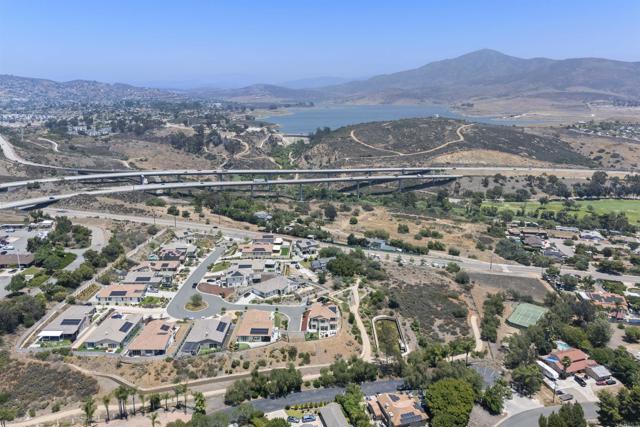 8304 The Grant Place, Bonita CA: https://media.crmls.org/mediaz/599500f7-af9f-4e48-89fe-a4fca16006ef.jpg