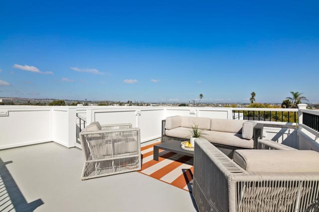 718 Nantasket Ct, San Diego CA: https://media.crmls.org/mediaz/5995190d-0bd9-4c39-aac6-699905109df0.jpg