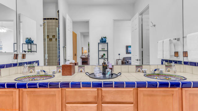 77440 Calle Ensenada, La Quinta CA: https://media.crmls.org/mediaz/59952aa0-ebff-4706-a197-e81c82229e7c.jpg