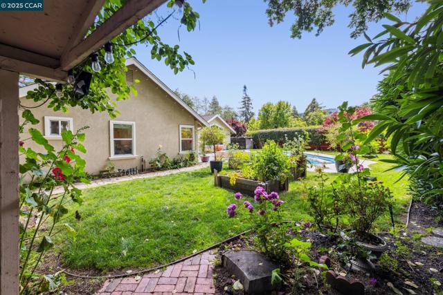 1450 Finley Ln, Alamo CA: https://media.crmls.org/mediaz/59953af1-93d7-4a75-90e4-f3e6547f5225.jpg