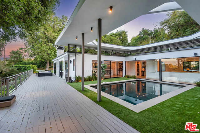 15941 Skytop Road, Encino CA: https://media.crmls.org/mediaz/5995acea-9b94-47c7-a398-58fa2ee6a2fc.jpg