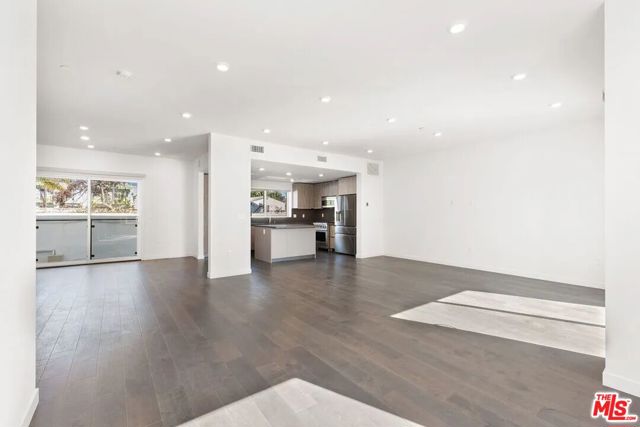 849 N Alta Vista Boulevard, Los Angeles CA: https://media.crmls.org/mediaz/5995d98e-f686-411c-8f60-1533db77aff0.jpg