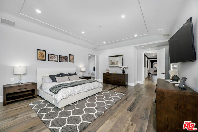 1 Falconridge Drive, Coto de Caza CA: https://media.crmls.org/mediaz/5995fd1e-a14b-412e-abed-46c0db70efb4.jpg