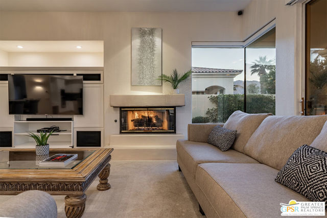 55586 Southern, La Quinta CA: https://media.crmls.org/mediaz/5996332e-76f9-445e-802c-6d40fa08d8b4.jpg