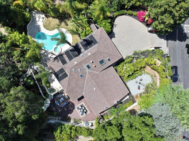 17274 Verdes Robles, Los Gatos CA: https://media.crmls.org/mediaz/59964d55-e44b-40b0-adef-a57fae6ca8be.jpg