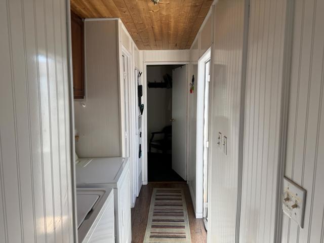252 Raincloud Street, Palm Springs CA: https://media.crmls.org/mediaz/5996b094-b483-4f37-b8c0-bb6c28f14caf.jpg