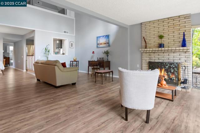 1244 Singingwood Ct., Walnut Creek CA: https://media.crmls.org/mediaz/59983199-8d21-4e18-b23a-9f6a95b120a3.jpg