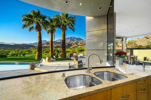 79525 Tom Fazio N Lane, La Quinta CA: https://media.crmls.org/mediaz/5998dff1-37c9-42ce-86dc-72ae55dd3640.jpg