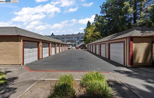 1310 Walden Rd, Walnut Creek CA: https://media.crmls.org/mediaz/599916c8-a51a-4fc5-b640-33e05d68e5e7.jpg