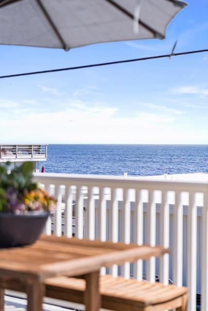 Image 25 of 53 For 621 Beach Drive