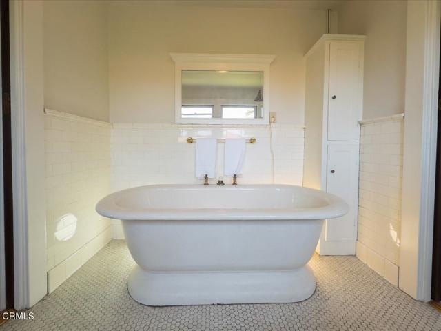 217 Oaklawn Avenue, South Pasadena CA: https://media.crmls.org/mediaz/599a49e8-6900-4570-ba36-10de0ad3b580.jpg