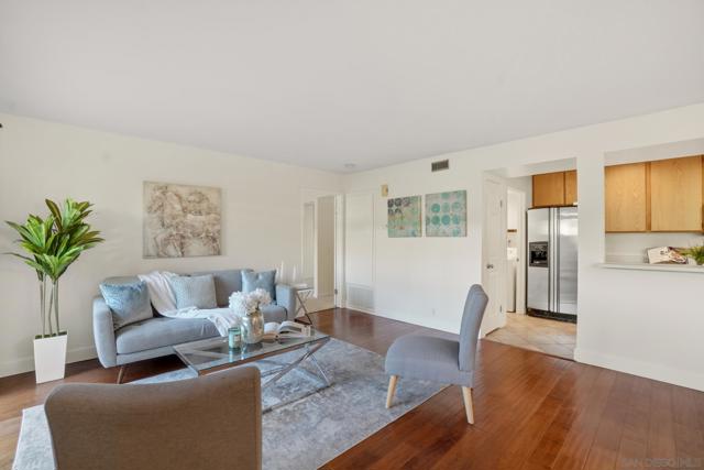 4040 Porte La Paz, San Diego CA: https://media.crmls.org/mediaz/599a7727-b528-43ad-8780-ca18d0f4a021.jpg