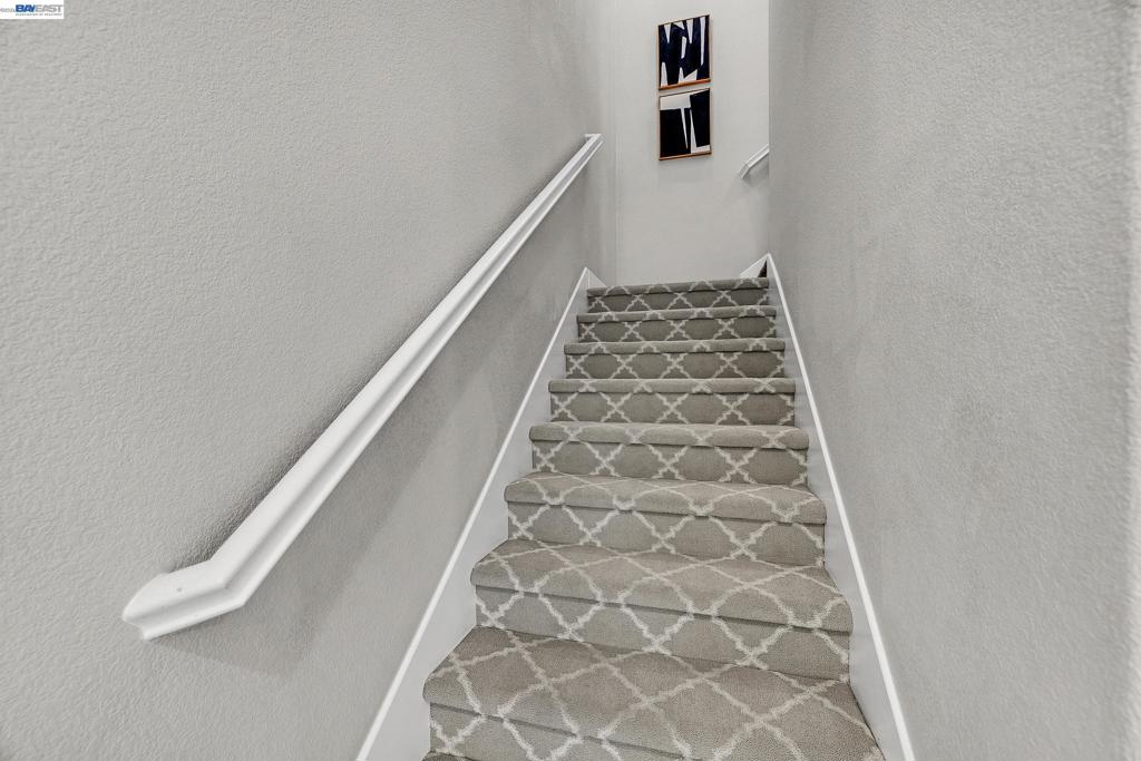 https://media.crmls.org/mediaz/599a8178-3ba0-4ae2-a4bd-b403a4d6e4ac.jpg?preset=X-Large