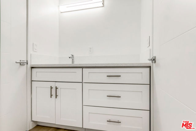 28405 Via Acero Street, Malibu CA: https://media.crmls.org/mediaz/599c789e-d456-40cc-b97d-8125d4b079cf.jpg