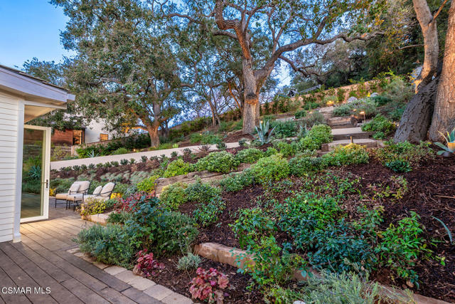 2443 Stafford Road, Lake Sherwood CA: https://media.crmls.org/mediaz/599cd912-7895-40b3-8a27-670893b7eb5b.jpg