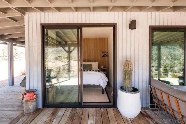 48311 Burns Canyon Rd, Pioneertown CA: https://media.crmls.org/mediaz/599d54bd-5cd9-431e-9c5d-9e827f1870b9.jpg