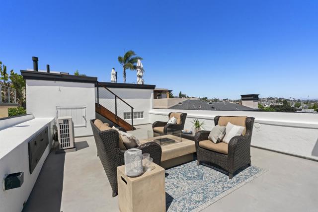 Detail Gallery Image 40 of 57 For 936 Armada, San Diego,  CA 92106 - 4 Beds | 3 Baths