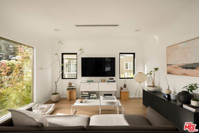 4513 Verdugo Road, Los Angeles CA: https://media.crmls.org/mediaz/599da337-a680-4999-865c-56d5d27834c2.jpg