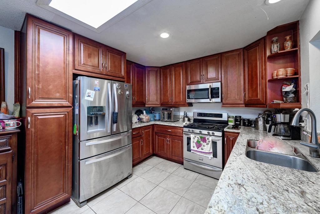 10166 Drumcliff Ave - photo 4